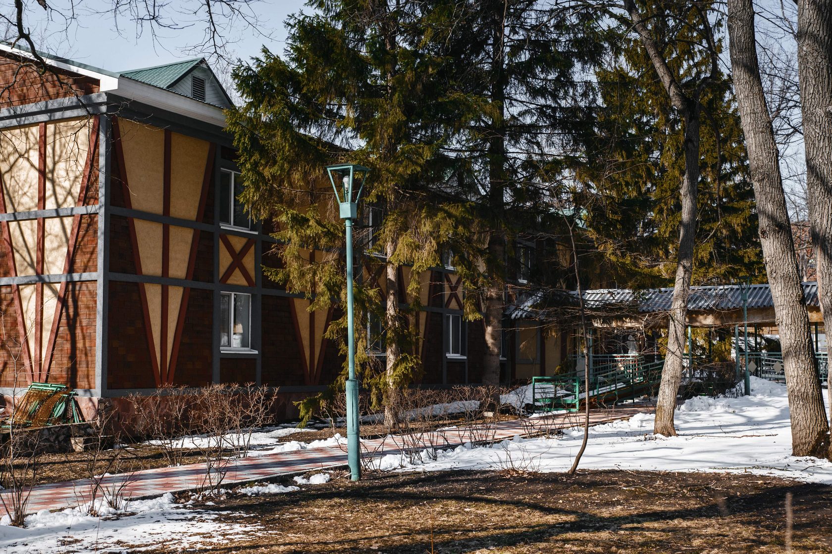 Прогулочная зона на территории пансионата «Клён Парк»